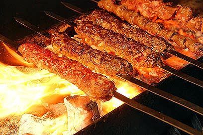 מסעדת שישקבב בחיפה בדיל לארוחה זוגית הכוללת פלטת 700 גרם בשר...